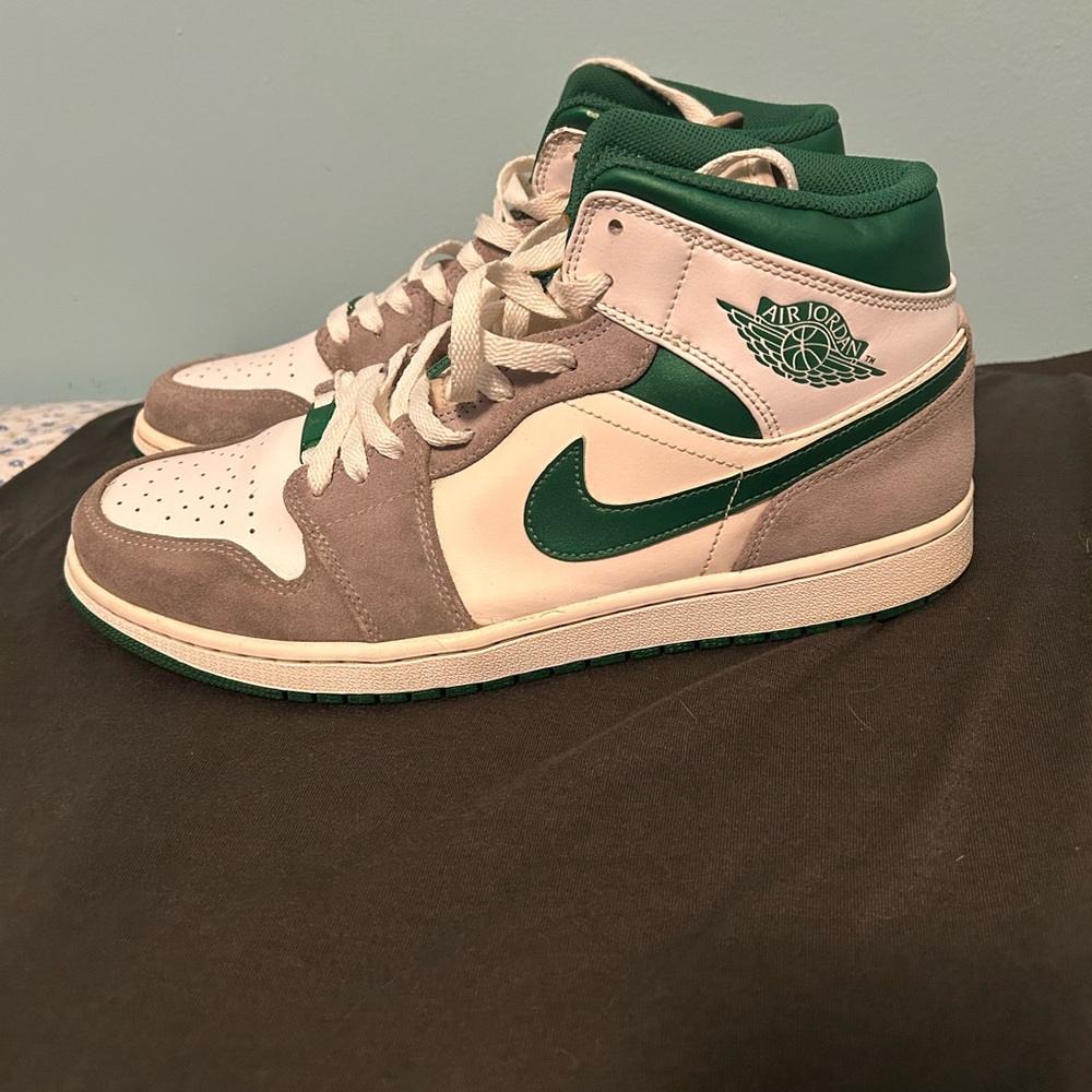 Nike Green and White High-Top Sneakers